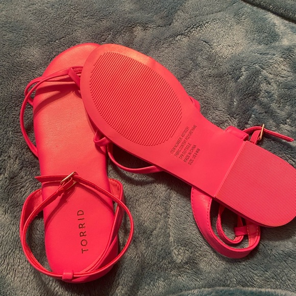 Torrid hot pink strap sandals - Picture 2 of 3